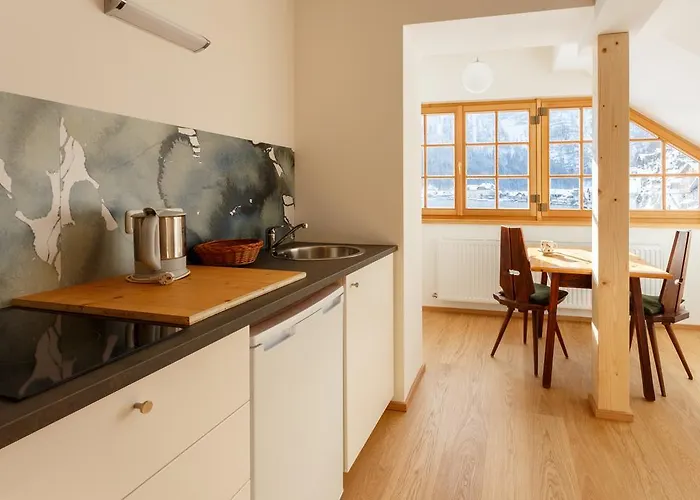 Hallberg * הלשטאדט